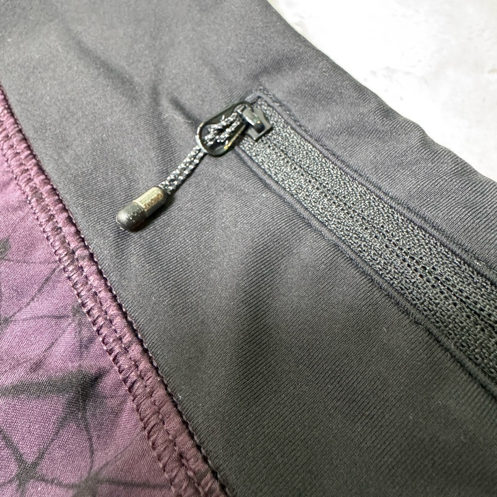 Lululemon Star Crushed Black and Purple Speed Running Shorts, Size 4 - Picture 5 of 6